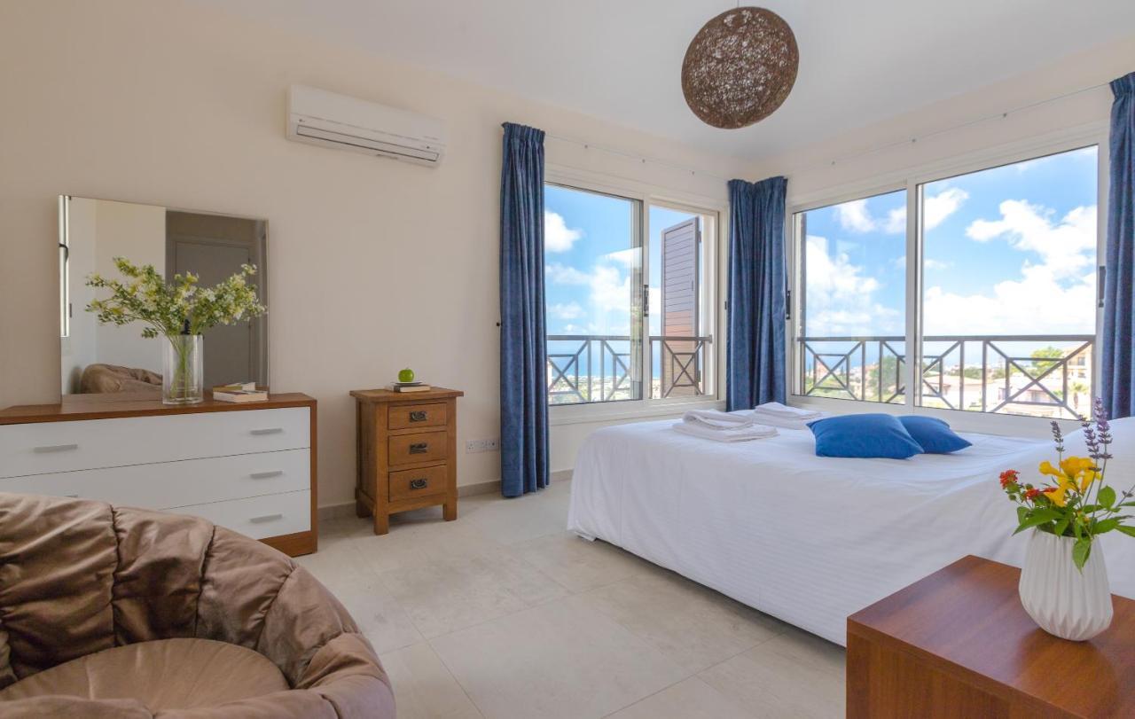 Resitour - Perneri Four Bedroom Villa Пафос Екстериор снимка