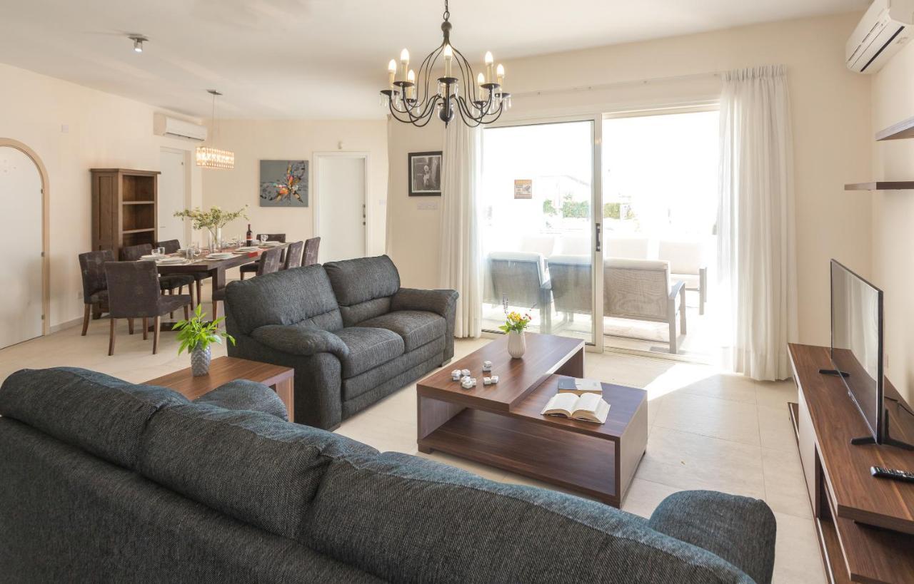 Resitour - Perneri Four Bedroom Villa Пафос Екстериор снимка